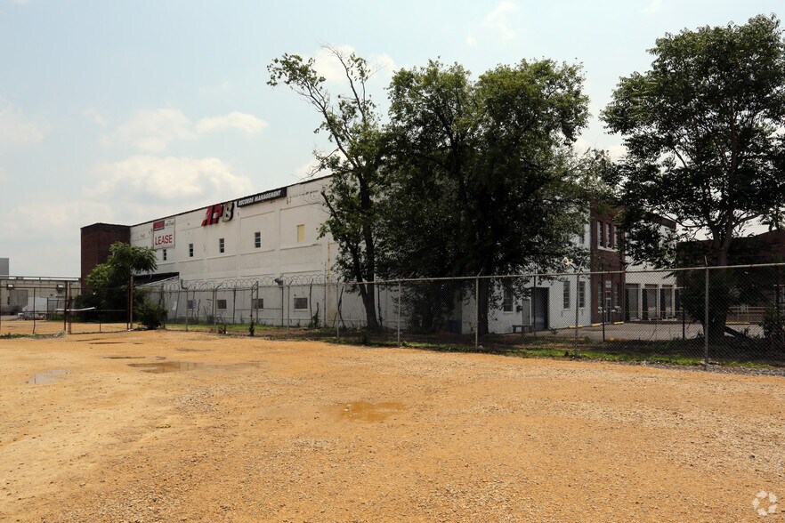 More Photos Of 5039 Comly St, Philadelphia Warehouse For Lease