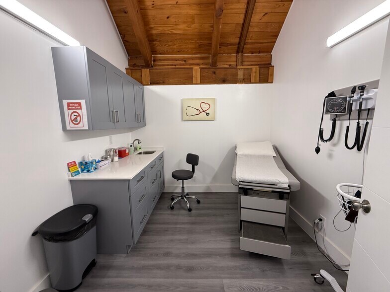 More Photos Of 8200 W Sunrise Blvd, Plantation Office For Sale