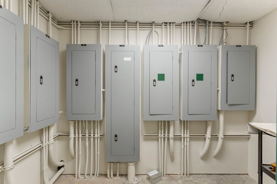 More Photos Of 3101 Technology Dr, Edmond Light Distribution For Lease