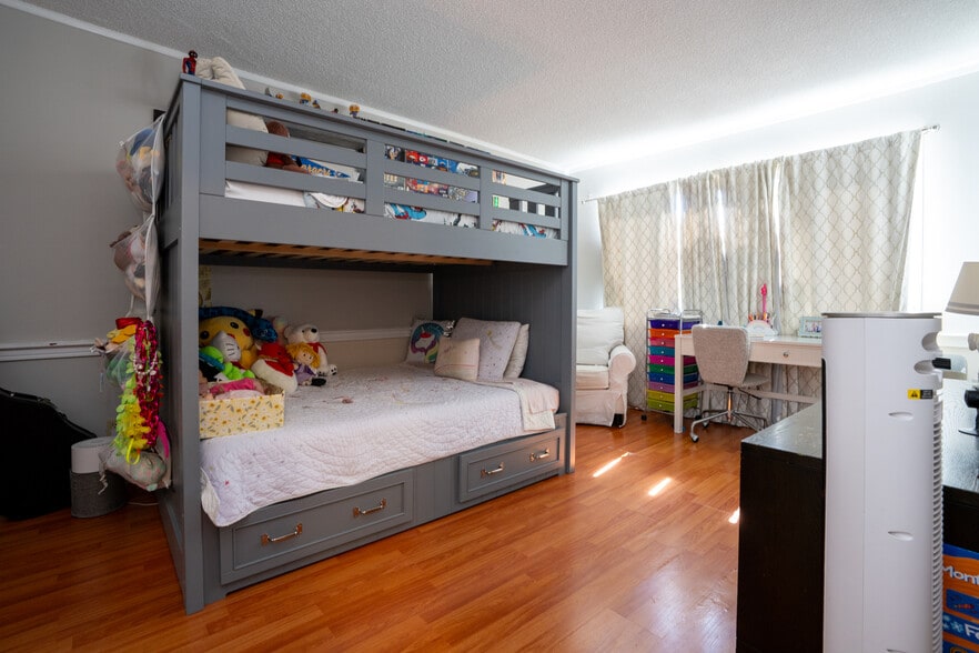 More Photos Of 1434 Berkeley St, Santa Monica Apartments For Sale