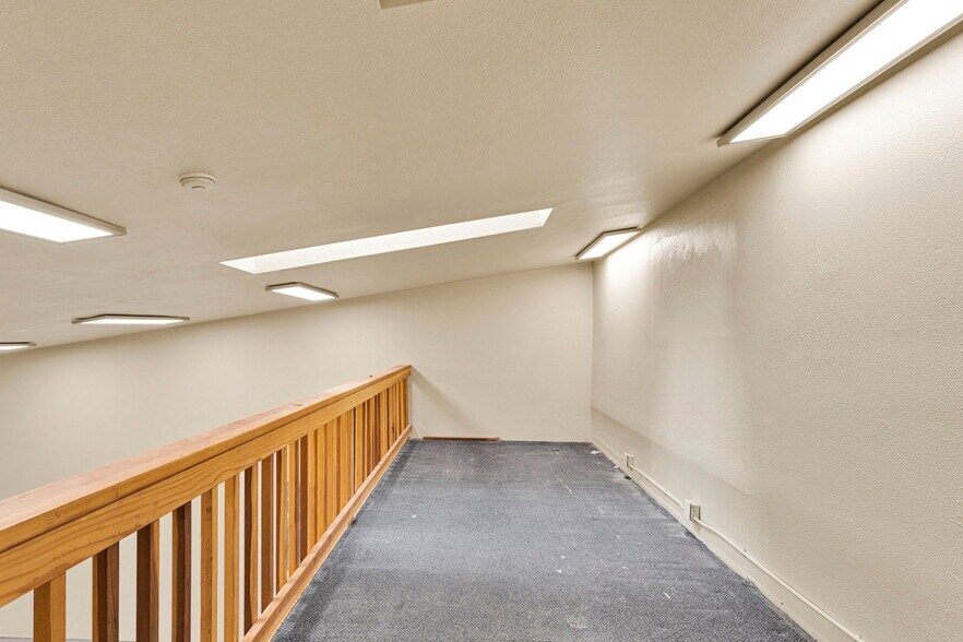 More Photos Of 614 W Fairway Blvd, Big Bear City Warehouse For Sale
