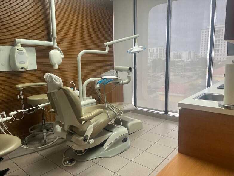 More Photos Of 420 S Dixie Hwy, Coral Gables Loft Creative Space For Sale