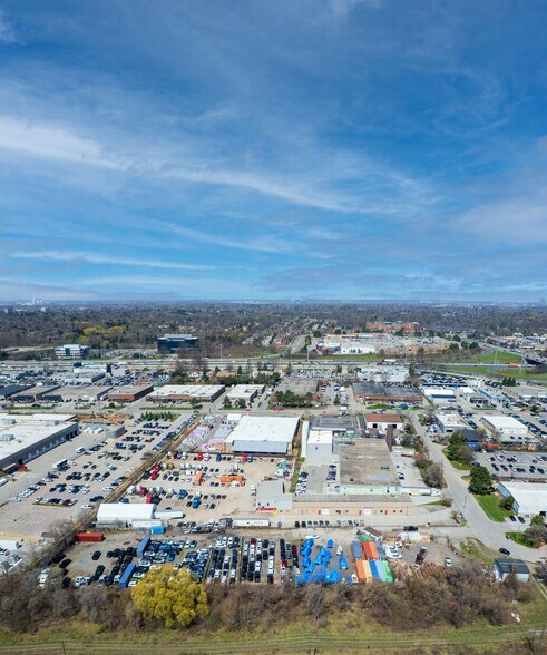 More Photos Of 740 Weller Crt, Oakville Warehouse For Sale