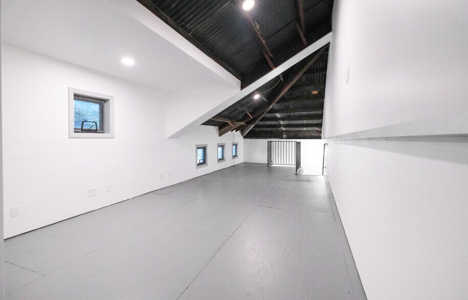 More Photos Of 502 E Haley St, Santa Barbara Auto Repair For Sale