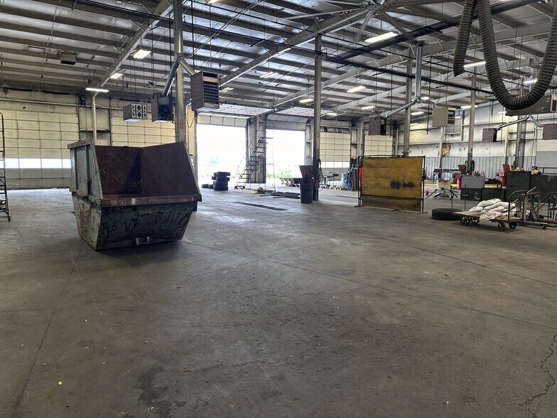 More Photos Of 631 Enon Springs Rd E, Smyrna Industrial For Lease