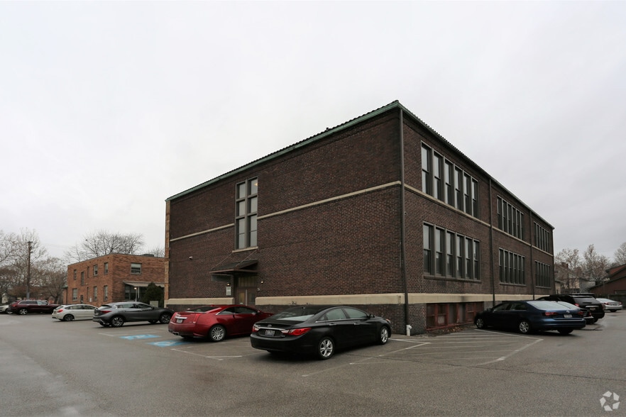 More Photos Of 2425 W 11th St, Cleveland Office For Lease