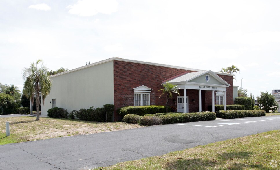 More Photos Of 6903 S Tamiami Trl, Sarasota Funeral Home For Sale