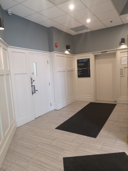 More Photos Of 180 James St S, Hamilton Office For Lease