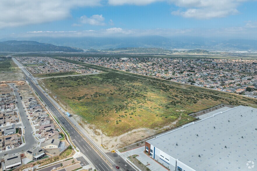 More Photos Of 4957 Sierra Ave, Fontana Unknown For Lease