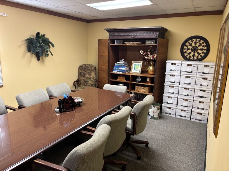More Photos Of 100 Morgan Pl, Summerville Office For Lease
