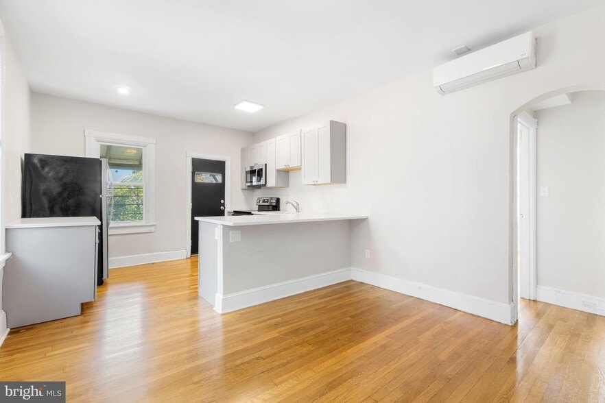 More Photos Of 1608 N Broom St, Wilmington Apartments For Sale