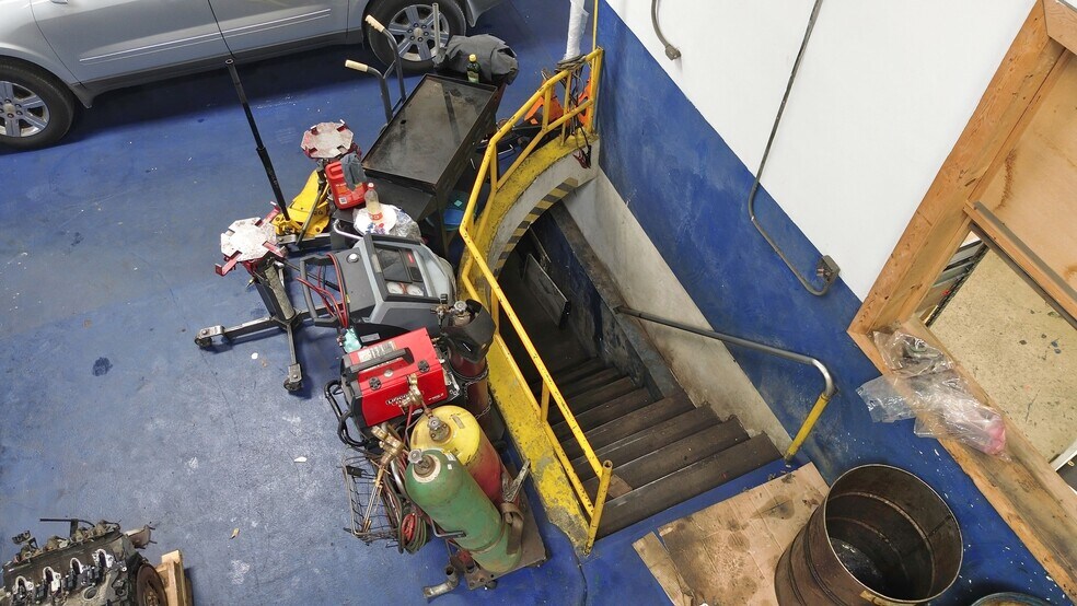 More Photos Of 5000 W Cermak Rd, Cicero Auto Repair For Sale