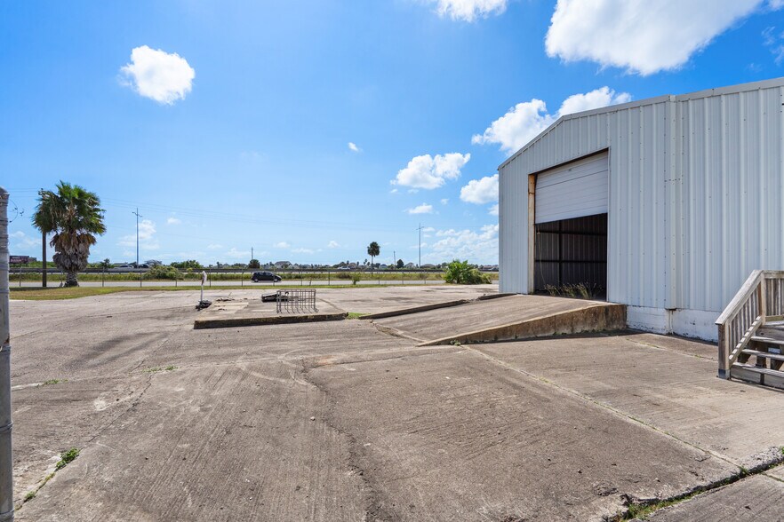 More Photos Of 8602 Broadway St, Galveston Warehouse For Sale
