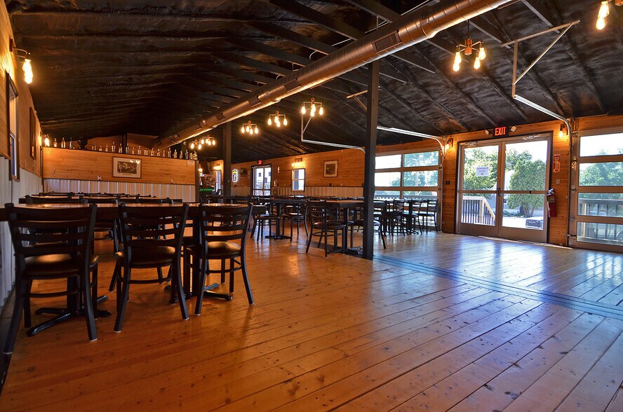 More Photos Of 818 N Shabbona St, Streator Restaurant For Sale