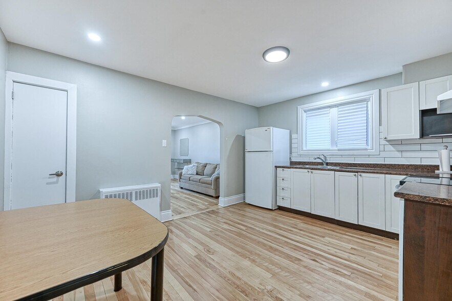 More Photos Of 156 Dagmar Av, Vanier Apartments For Sale