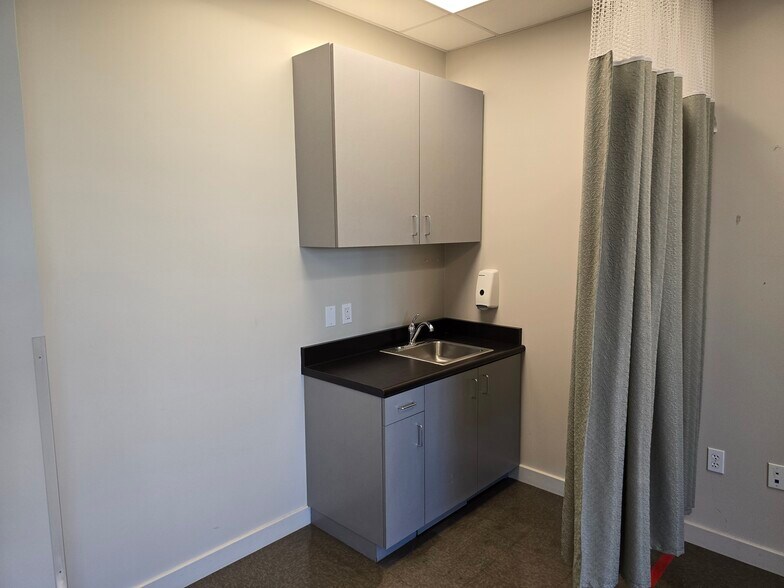 More Photos Of 113 Waterworks Way, Irvine Medical For Sale