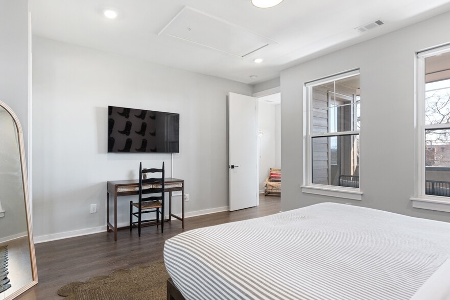 More Photos Of 1233 Lischey Ave, Nashville Apartments For Sale