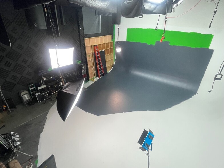 More Photos Of 383-385 N 700 W, North Salt Lake Warehouse For Sale