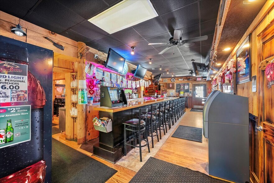 More Photos Of 750 Boulevard Ave, Dickson City Bar For Sale