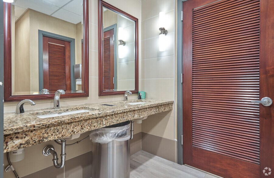 More Photos Of 580 Village Blvd, West Palm Beach Medical For Lease