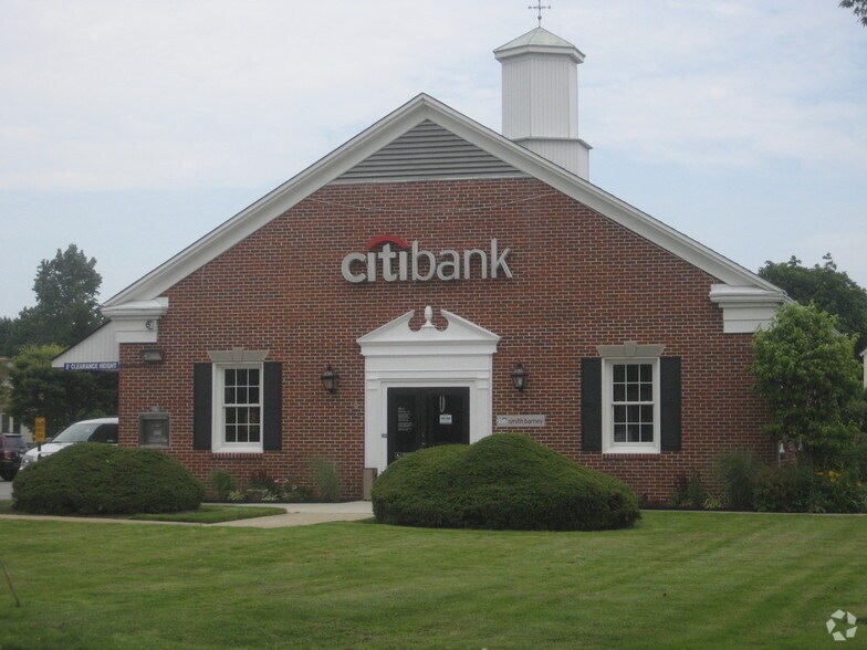 More Photos Of 835 Montauk Hwy, Bayport Bank For Lease