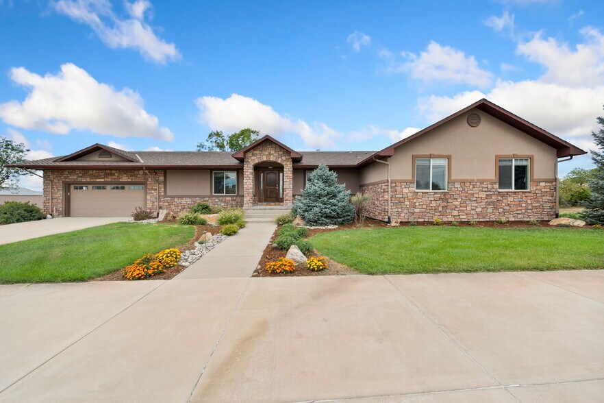 More Photos Of 13299 E County Line Rd, Longmont Flex For Sale