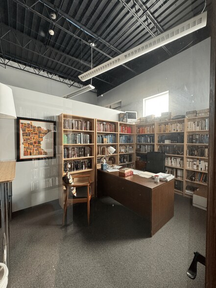 More Photos Of 1227 S 6th St, Minneapolis Freestanding For Lease