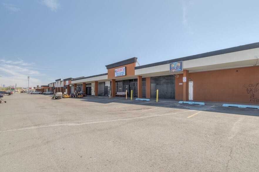 More Photos Of 3500-3534 S Newcastle Rd, Oklahoma City Storefront For Lease