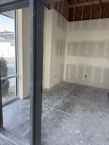 More Photos Of 235 Sugar St, Layton Industrial For Lease