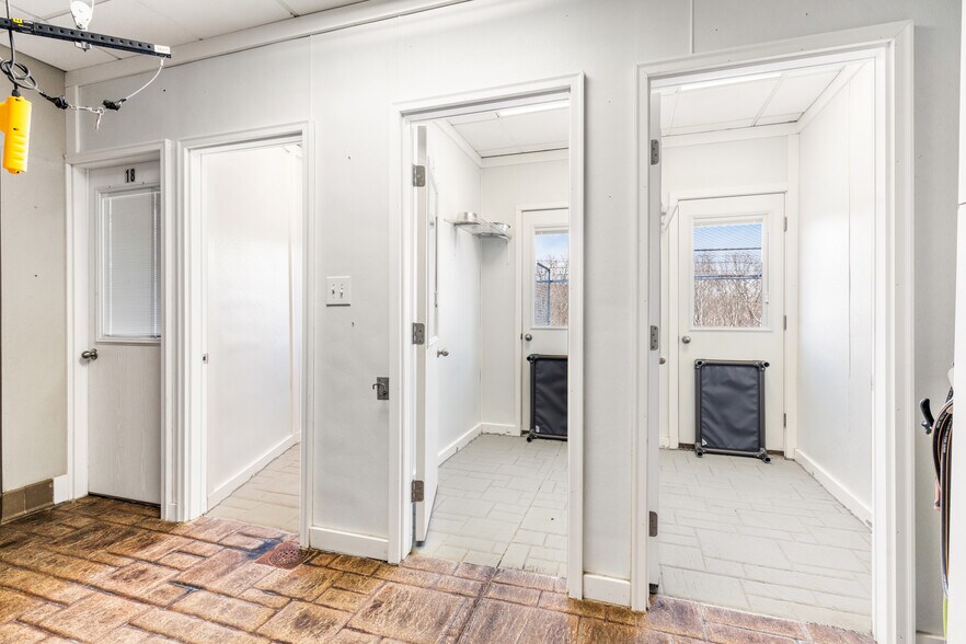 More Photos Of 316 Noll Rd, Georgetown Specialty For Sale