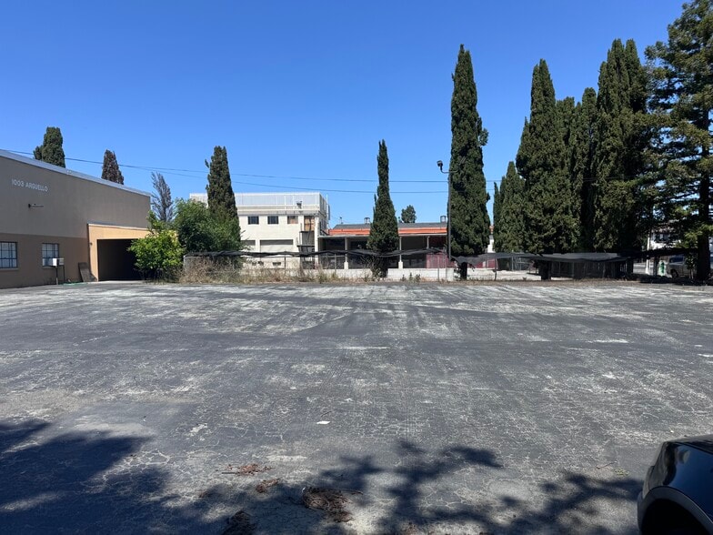 More Photos Of 1003 Arguello St, Redwood City Manufacturing For Lease