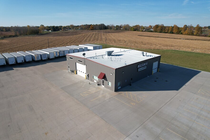 More Photos Of N643 Boulder Rd, Watertown Distribution For Sale