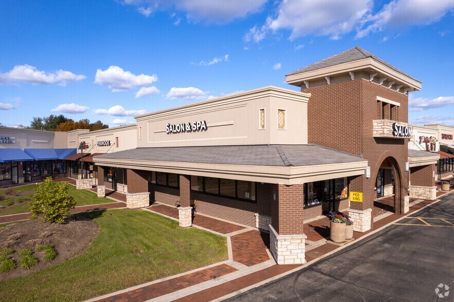 More Photos Of 29 Crystal Lake Plz, Crystal Lake Unknown For Lease