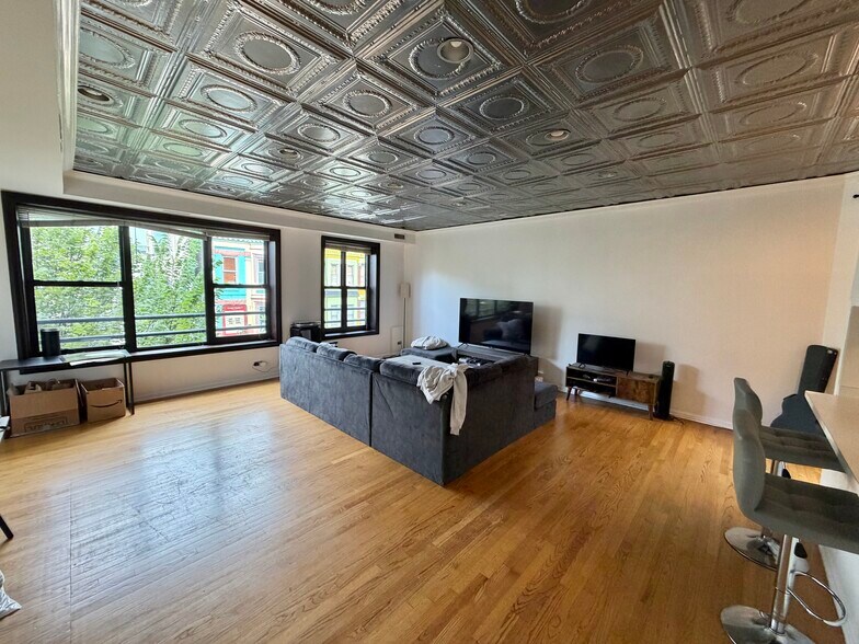 More Photos Of 3211-3215 N Sheffield Ave, Chicago Apartments For Sale