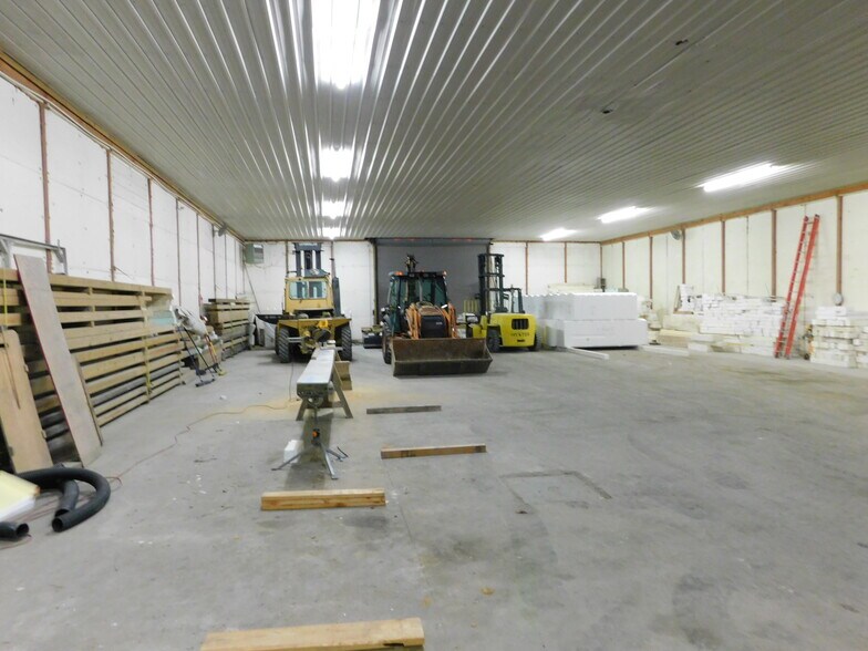 More Photos Of 225 Hanover Rd, York Manufacturing For Sale