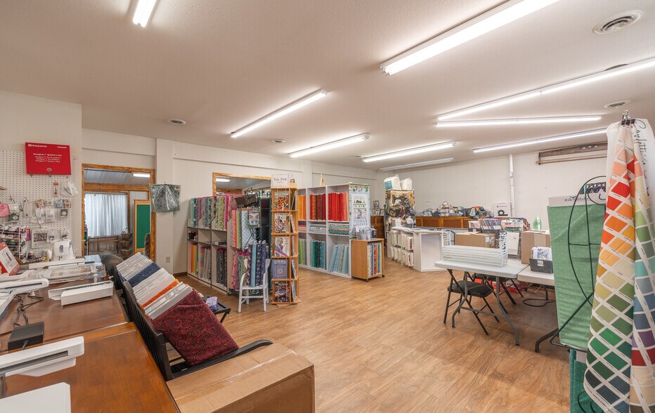 More Photos Of 404 MO-72, Rolla General Retail For Sale