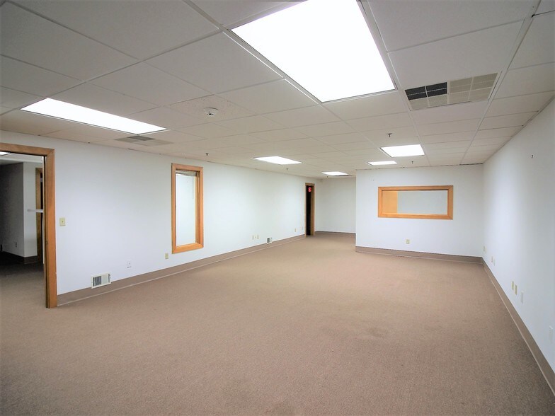 More Photos Of 227 Chelmsford St, Chelmsford Medical For Lease