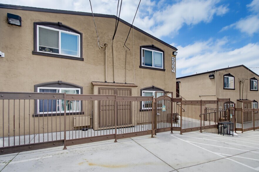 More Photos Of 2944-2954 F St, San Diego Apartments For Sale