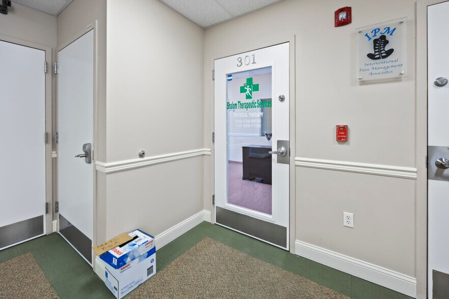 More Photos Of 1374 Whitehorse Hamilton Square Rd, Hamilton Office For Sale