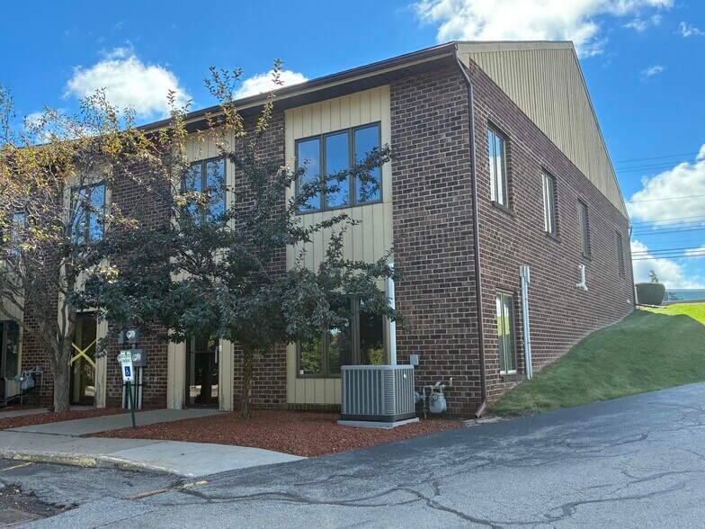 More Photos Of 1716 E Ridge Rd, Rochester Office For Sale
