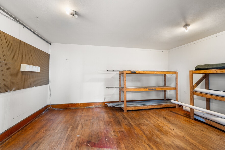 More Photos Of 379 Cherry St, Pottstown Flex For Lease