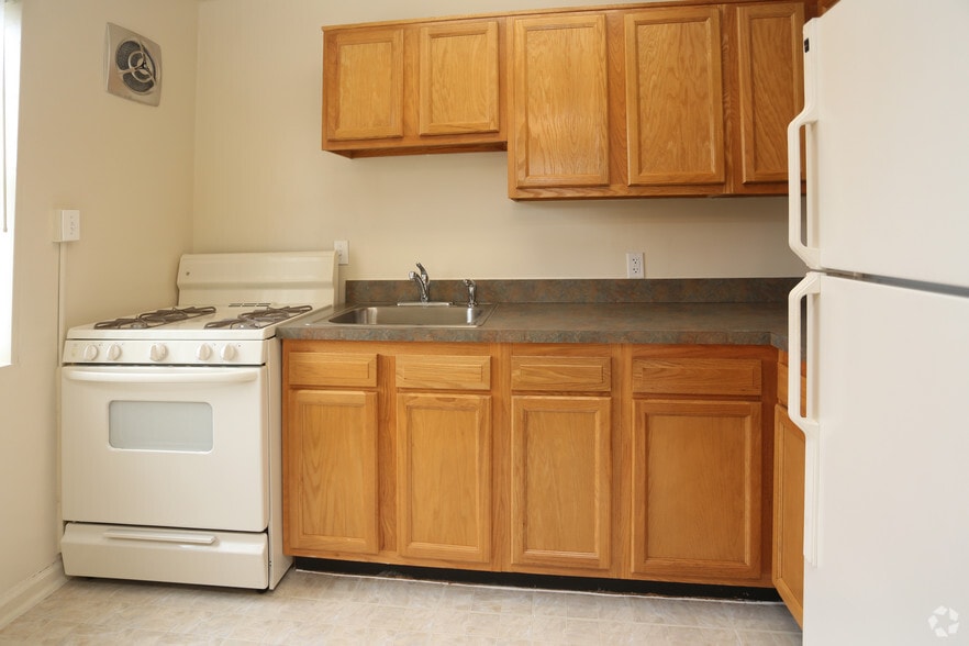 More Photos Of 3301 Chillum Rd, Mount Rainier Apartments For Sale