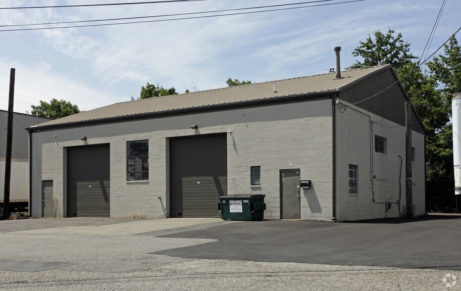 Primary Photo Of 175 Fornelius Ave, Clifton Warehouse For Lease