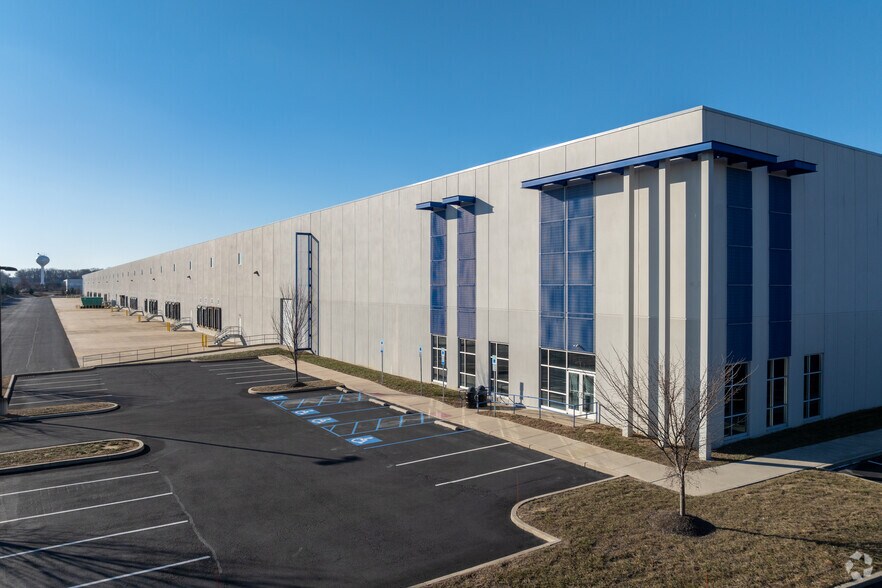 More Photos Of 2 Gateway Blvd, Pedricktown Distribution For Lease