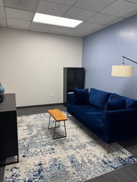 More Photos Of 100 Peachtree St NW, Atlanta Office For Lease