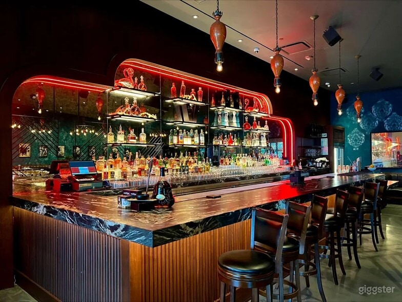 More Photos Of 184-188 N Canon Dr, Beverly Hills Restaurant For Lease