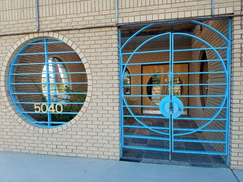 More Photos Of 5040 Edna Ave, Las Vegas Office For Lease