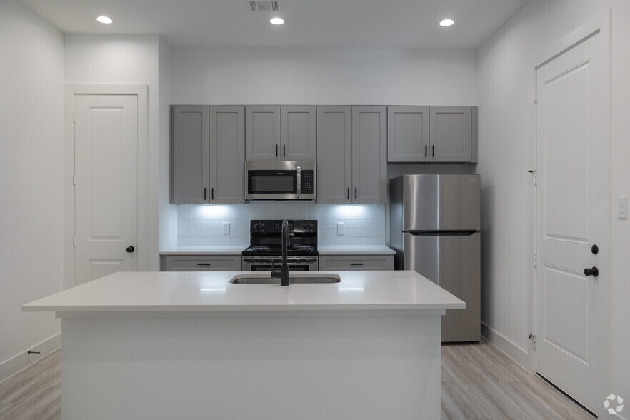 More Photos Of 2527 Judiway St, Houston Apartments For Sale