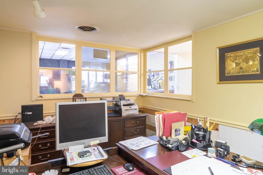 More Photos Of 112 Park Ave, Milford Flex For Sale