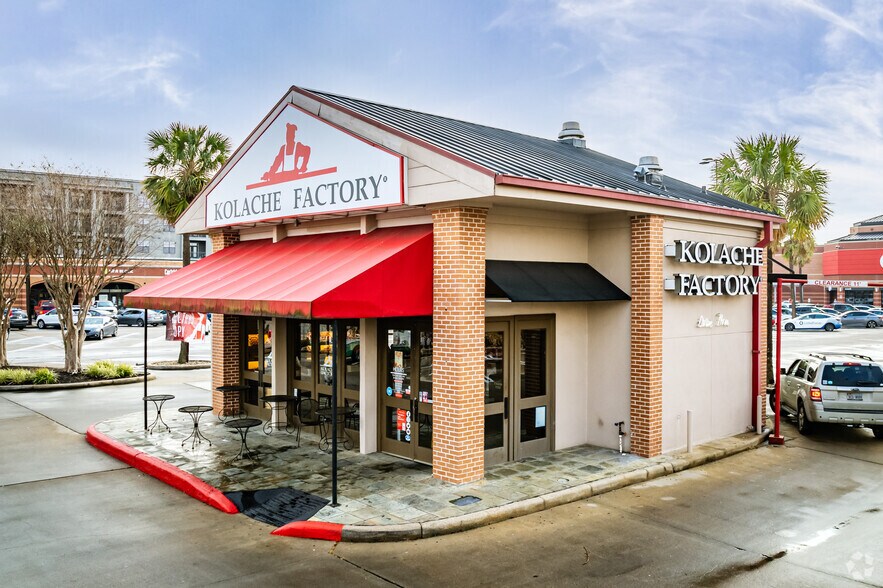 More Photos Of 2075 Westheimer Rd, Houston Unknown For Lease